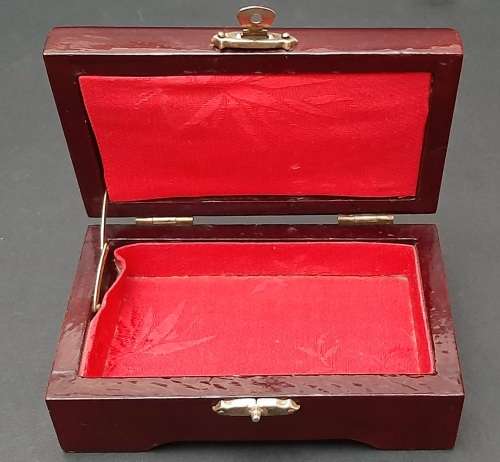 ** 20th Century Chinese Cork Diorama Scene Jewellery Box (15cm x 8cm).**