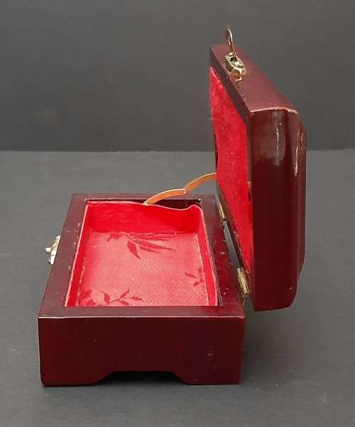 ** 20th Century Chinese Cork Diorama Scene Jewellery Box (15cm x 8cm).**
