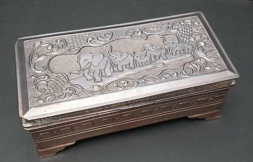 20th century silverplated Indian embellished humidor (22cm x 11cm x 7cm)
