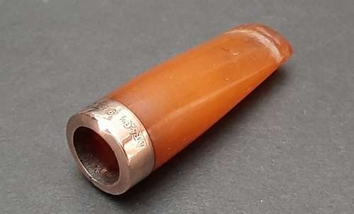 Edwardian Gent's Amber Cheroot / Cigarette Holder, 9ct Gold Mounted (Birm. 1908)