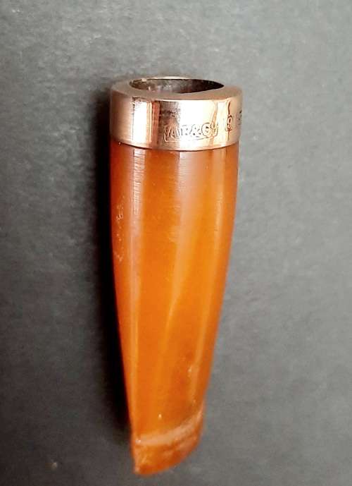 Edwardian Gent's Amber Cheroot / Cigarette Holder, 9ct Gold Mounted (Birm. 1908)