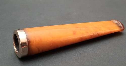 ** STUNNING: 9ct Gold Mounted Edwardian Gent`s Amber Cheroot / Cigarette Holder( 10cm).**