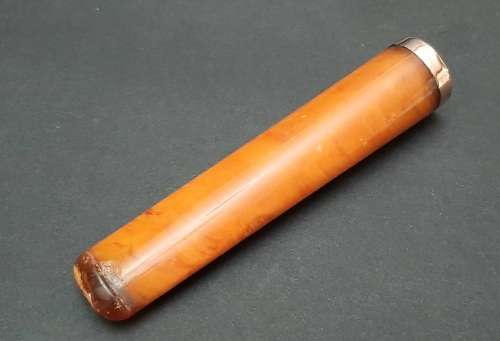 ** STUNNING: 9ct Gold Mounted Edwardian Gent`s Amber Cheroot / Cigarette Holder( 10cm).**