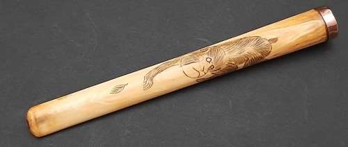 ** STUNNING: 9ct Gold Mounted Edwardian Gent`s Engraved Cheroot / Cigarette Holder (11cm).**