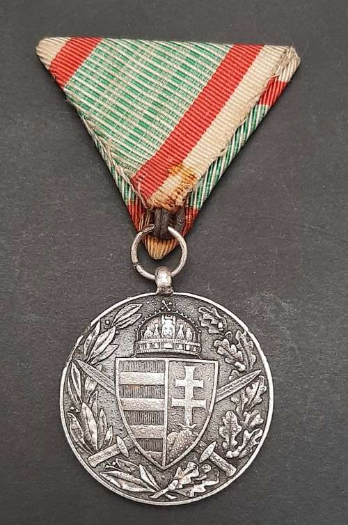 ** WWI Austro-Hungarian `Pro Deo Et Patria` Combatants Medal w/ Ribbon **