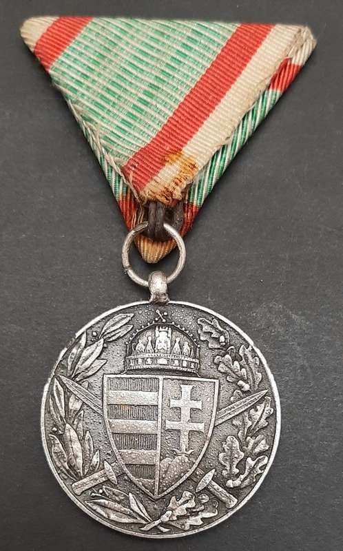 ** WWI Austro-Hungarian `Pro Deo Et Patria` Combatants Medal w/ Ribbon **