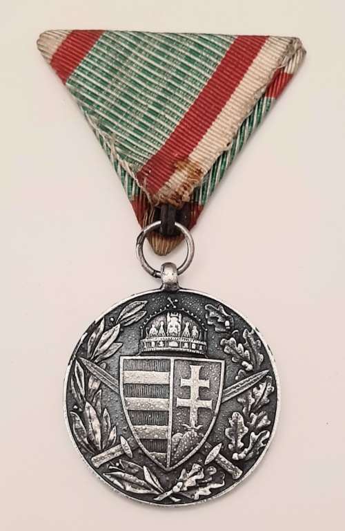 ** WWI Austro-Hungarian `Pro Deo Et Patria` Combatants Medal w/ Ribbon **