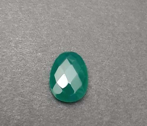 ** STUNNING: Victorian Oval-cut 3.10 ct faceted Green Onyx Stone .**