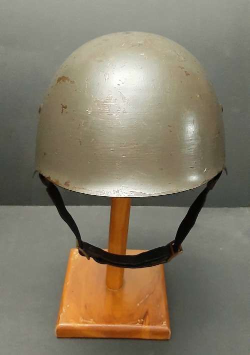 **RARE: Angola Portuguese M1940/63 Ultramar Colonial Steel Helmet .**