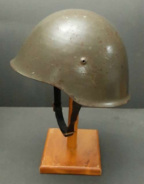 **RARE: Angola Portuguese M1940/63 Ultramar Colonial Steel Helmet .**