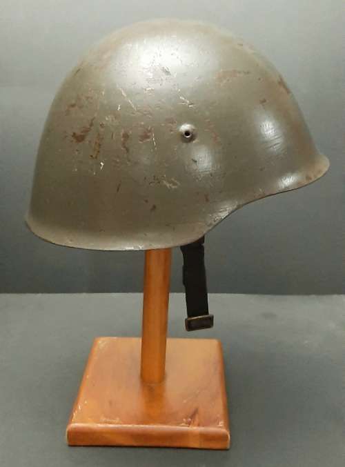 **RARE: Angola Portuguese M1940/63 Ultramar Colonial Steel Helmet .**