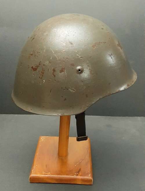 **RARE: Angola Portuguese M1940/63 Ultramar Colonial Steel Helmet .**