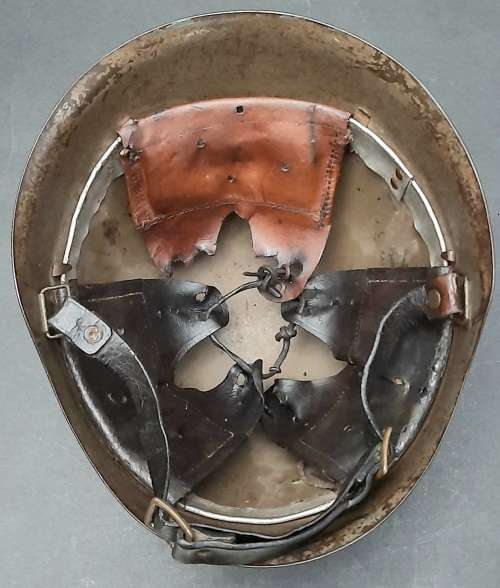 **RARE: Angola Portuguese M1940/63 Ultramar Colonial Steel Helmet .**