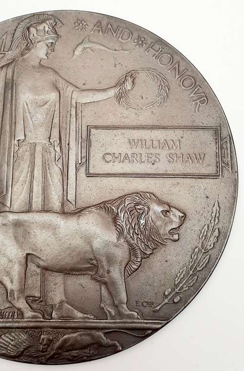 **WW1 British `Dead Man`s Penny` Bronze Memorial Plaque .**