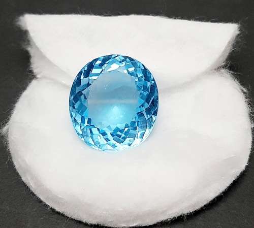 STUNNING: 53.05  carat VVS  `Swiss Blue` Natural Oval Cut Topaz w/ Certification.**
