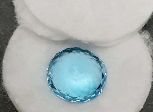 STUNNING: 53.05  carat VVS  `Swiss Blue` Natural Oval Cut Topaz w/ Certification.**