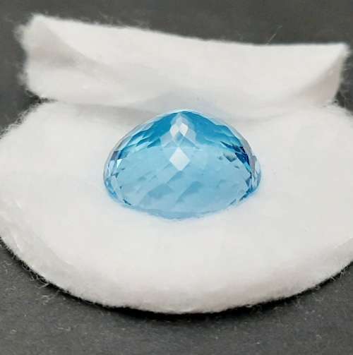 STUNNING: 53.05  carat VVS  `Swiss Blue` Natural Oval Cut Topaz w/ Certification.**