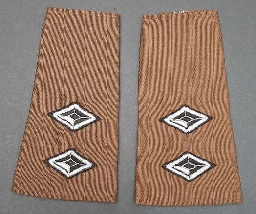 ** BID PER PAIR : 1980s SWATF Lieutenant Nutria Unissued Rank Epaulettes.**