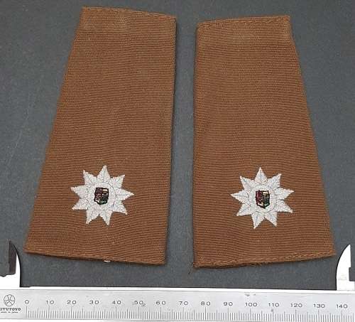 BID PER PAIR : 1990s SANDF Transitional Major Nutria Unissued Rank Epaulettes.**