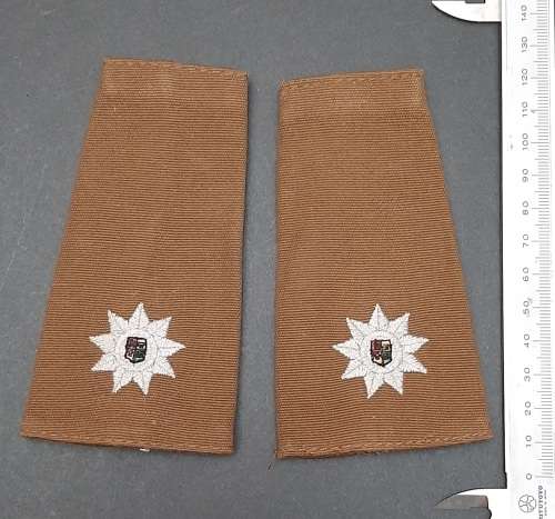 BID PER PAIR : 1990s SANDF Transitional Major Nutria Unissued Rank Epaulettes.**