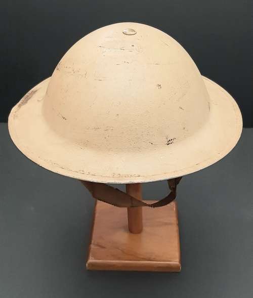 ** WW2 Union Defence Force 1940 Desert Camouflage `Brodie` Helmet w/ Strap (Jager-Rand).**