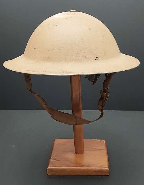 ** WW2 Union Defence Force 1940 Desert Camouflage `Brodie` Helmet w/ Strap (Jager-Rand).**