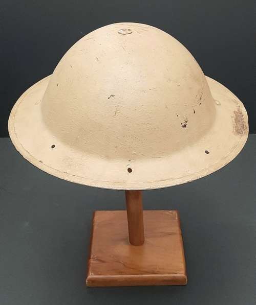 ** WW2 Union Defence Force 1940 Desert Camouflage `Brodie` Helmet w/ Strap (Jager-Rand).**