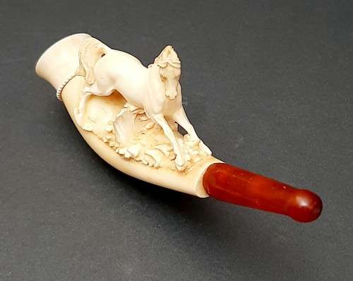**STUNNING: Late 19th Century German `Pferd Pattern` Meerschaum & Amber Pipe (12cm).**