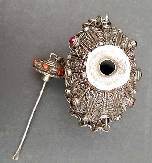 **STUNNING: Late 19th Century Sino-Tibetan Gemstone Inlaid .800 Silver & Horn Snuff Bottle **