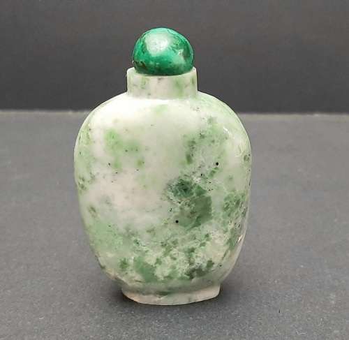 Early 20th Century Chinese `Moss-in-Snow` Jadeite Snuff Bottle with Spoon (7cm x 4cm)