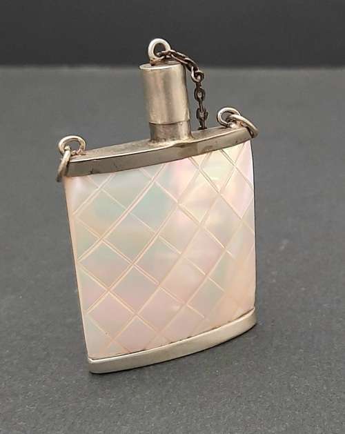 **EXQUISITE : Early 20th Century Chinese Mother of Pearl &  Silver Snuff  Bottle(6cm x 4cm).**
