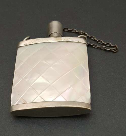 **EXQUISITE : Early 20th Century Chinese Mother of Pearl &  Silver Snuff  Bottle(6cm x 4cm).**