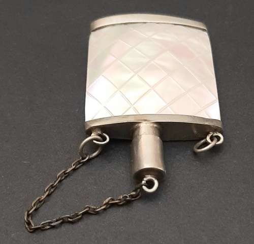**EXQUISITE : Early 20th Century Chinese Mother of Pearl &  Silver Snuff  Bottle(6cm x 4cm).**