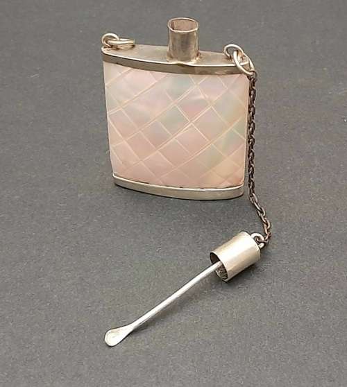 **EXQUISITE : Early 20th Century Chinese Mother of Pearl &  Silver Snuff  Bottle(6cm x 4cm).**