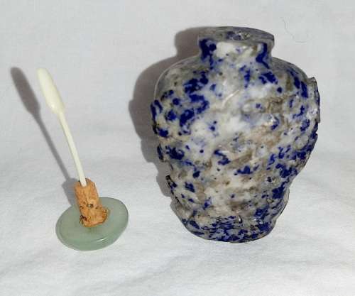 ** STUNNING- Chinese Carved Blue Corundum Semi-Precious Stone Snuff Bottle w/ Spoon (8cm).**