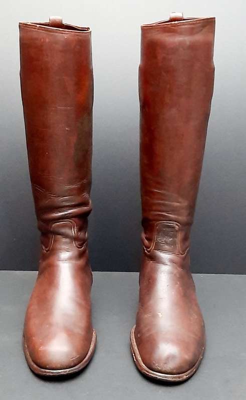 **WW1 Union Defence Force: Officer`s Mounted Infantry Boots w/ Wooden Trees (Hatton Bros.).**