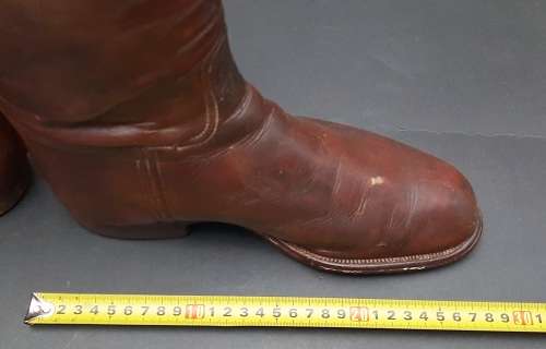 **WW1 Union Defence Force: Officer`s Mounted Infantry Boots w/ Wooden Trees (Hatton Bros.).**