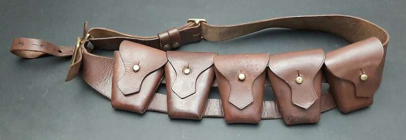 **WW1 Union Defence Force: 1903 Pattern Leather 5-Pocket Bandolier w/ Retention Loop.**