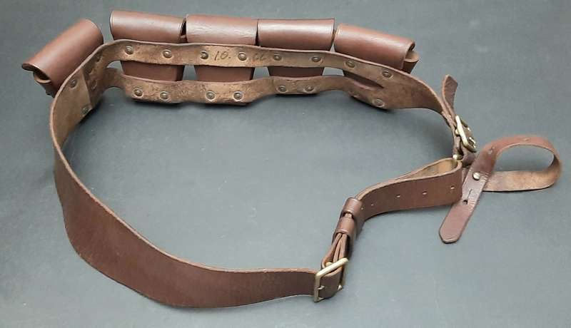 **WW1 Union Defence Force: 1903 Pattern Leather 5-Pocket Bandolier w/ Retention Loop.**