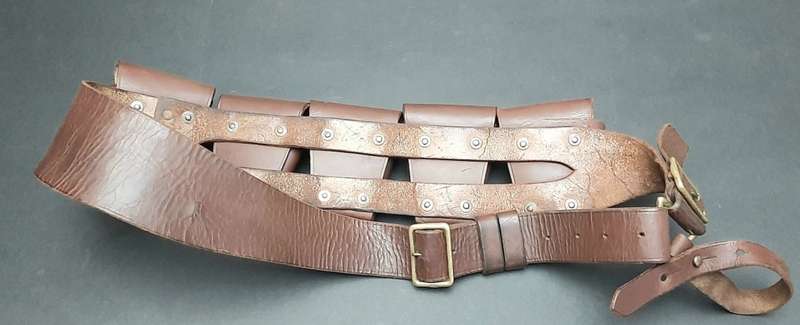 **WW1 Union Defence Force: 1903 Pattern Leather 5-Pocket Bandolier w/ Retention Loop.**