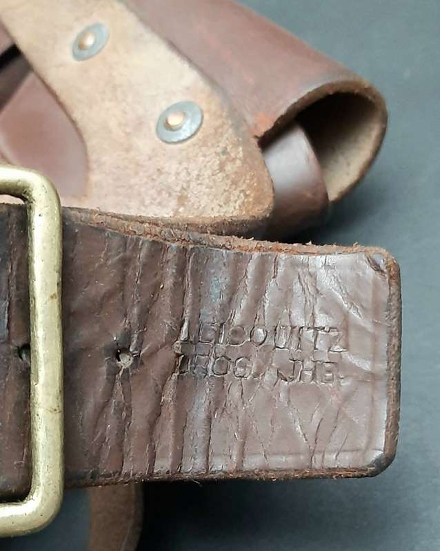 **WW1 Union Defence Force: 1903 Pattern Leather 5-Pocket Bandolier w/ Retention Loop.**