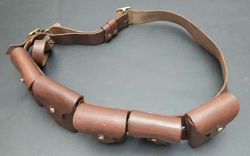 **WW1 Union Defence Force: 1903 Pattern Leather 5-Pocket Bandolier w/ Retention Loop.**