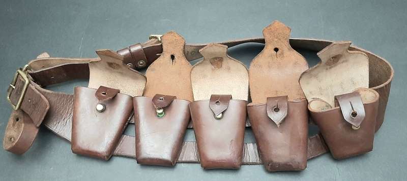 **WW1 Union Defence Force: 1903 Pattern Leather 5-Pocket Bandolier w/ Retention Loop.**