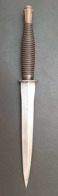 Border War: Early SADF Special Forces/Recce Fairbairn-Sykes Knife with Sheath