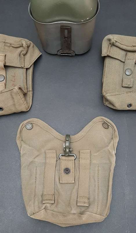 **Border War: 1980s SADF Patt.73 FN Mag Pouches & Canteen w/ Firebucket (5 pcs).**