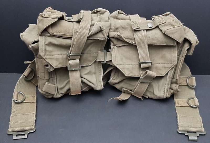 **Border War : 1970s SADF Patt.73 Green Webbing Kidney Pouches w/ Integral Belt  .** 