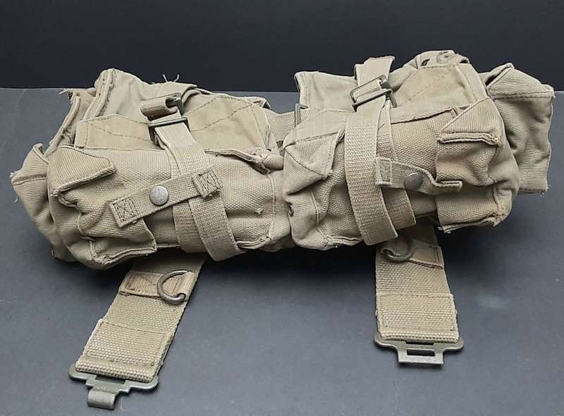 **Border War : 1970s SADF Patt.73 Green Webbing Kidney Pouches w/ Integral Belt  .** 