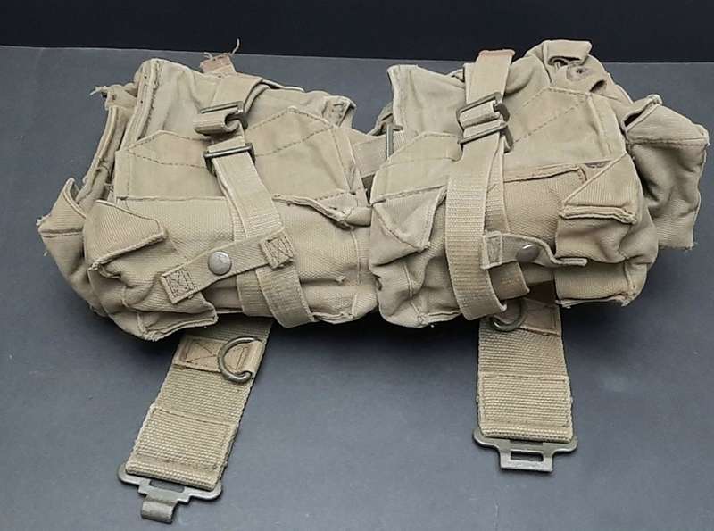 **Border War : 1970s SADF Patt.73 Green Webbing Kidney Pouches w/ Integral Belt  .** 