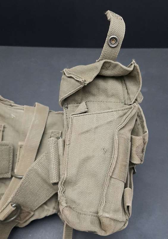 **Border War : 1970s SADF Patt.73 Green Webbing Kidney Pouches w/ Integral Belt  .** 