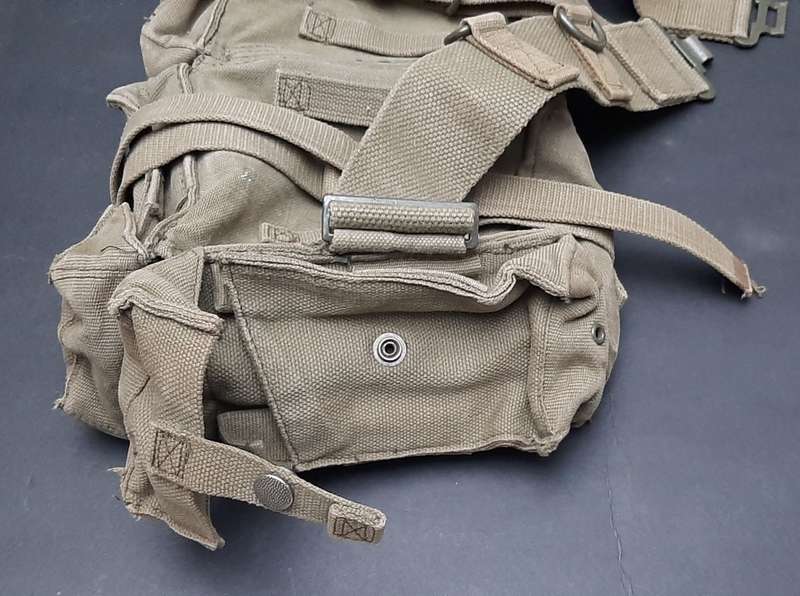 **Border War : 1970s SADF Patt.73 Green Webbing Kidney Pouches w/ Integral Belt  .** 
